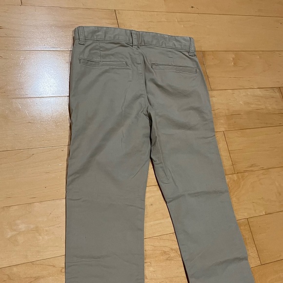 Gap khaki pants. Excellent condition, only worn once. - Picture 3 of 4